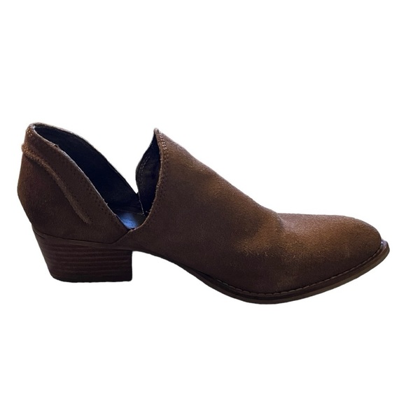 Jane Women’s Leather Slip On Booties - Picture 5 of 9